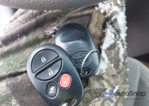 2005 Toyota Sienna Ce/Le from USA, damaged, VIN 5TDZA23C55S246777